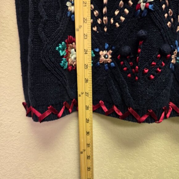Vintage Grannycore Cottage  Embroidered Sweater S Floral Cable Knit Short Sleeve - Picture 7 of 8